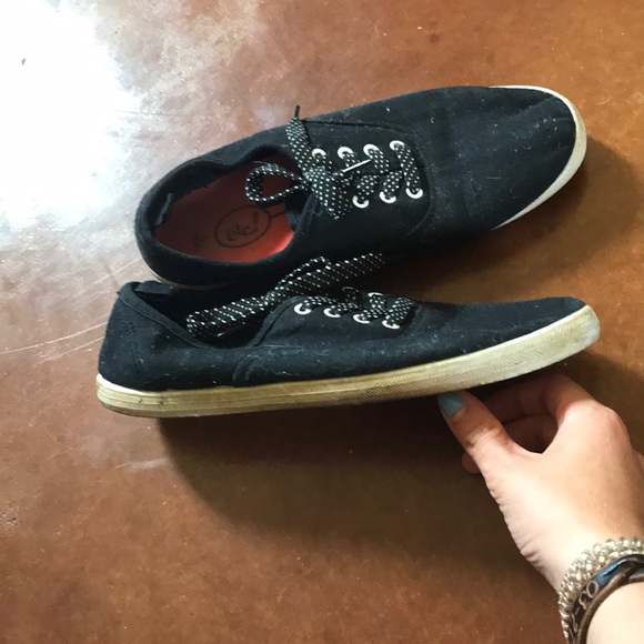 Etcetera Shoes Black Tennis Shoes Poshmark